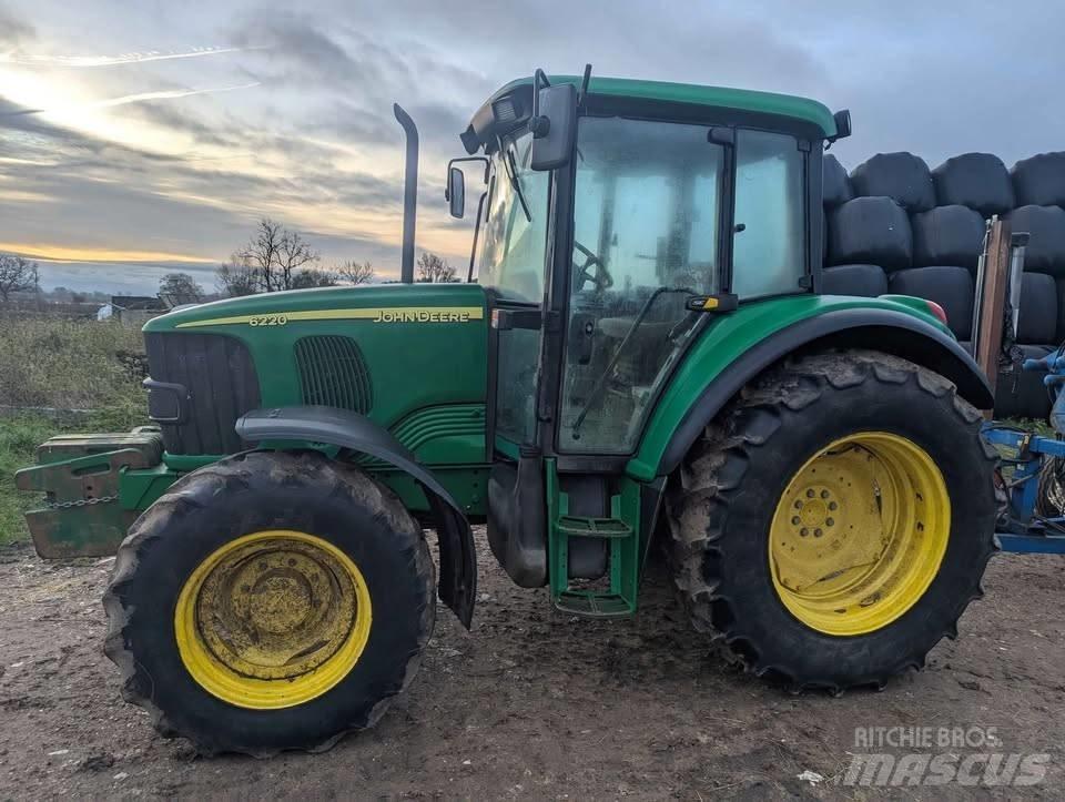 John Deere 6220 SE Tracteur