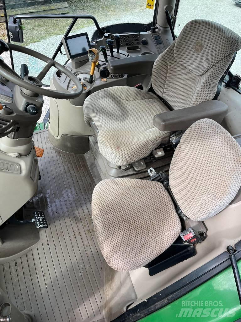 John Deere 6120 R Tracteur