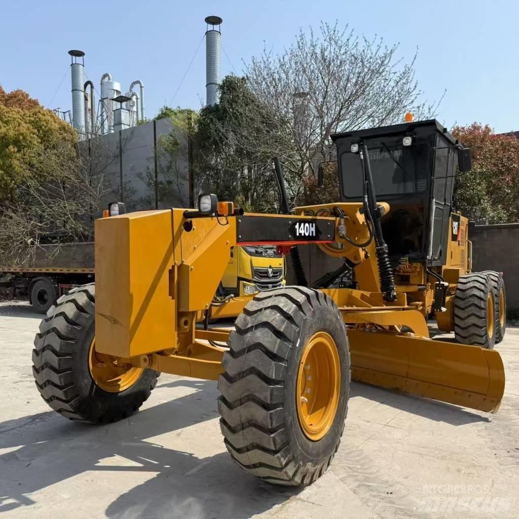 CAT 140h Niveleuse