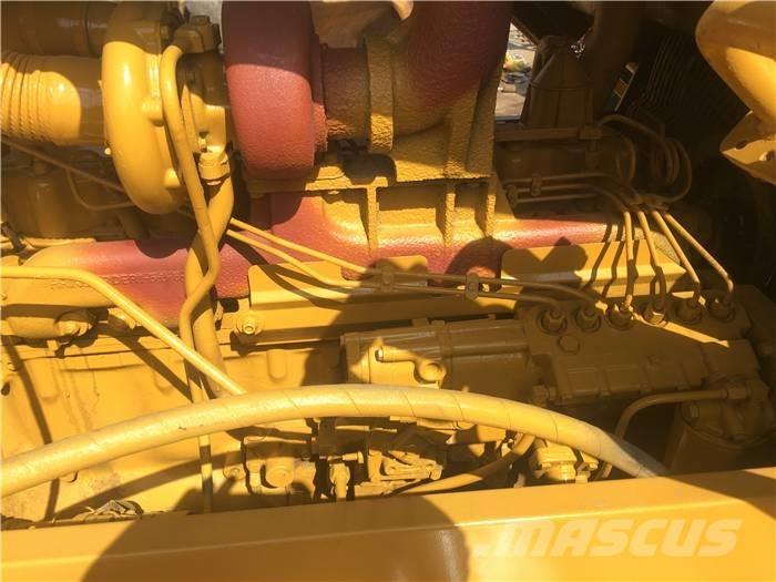 CAT D 6 D Bouteurs sur chenilles