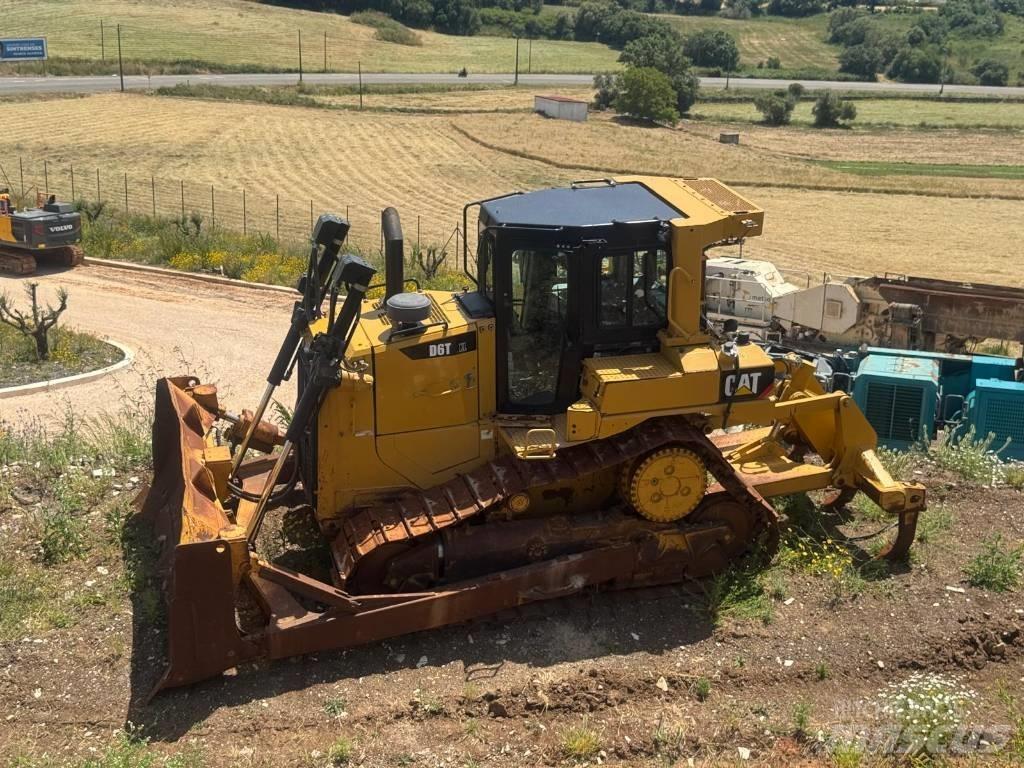 CAT D 6 T XL Bouteurs sur chenilles