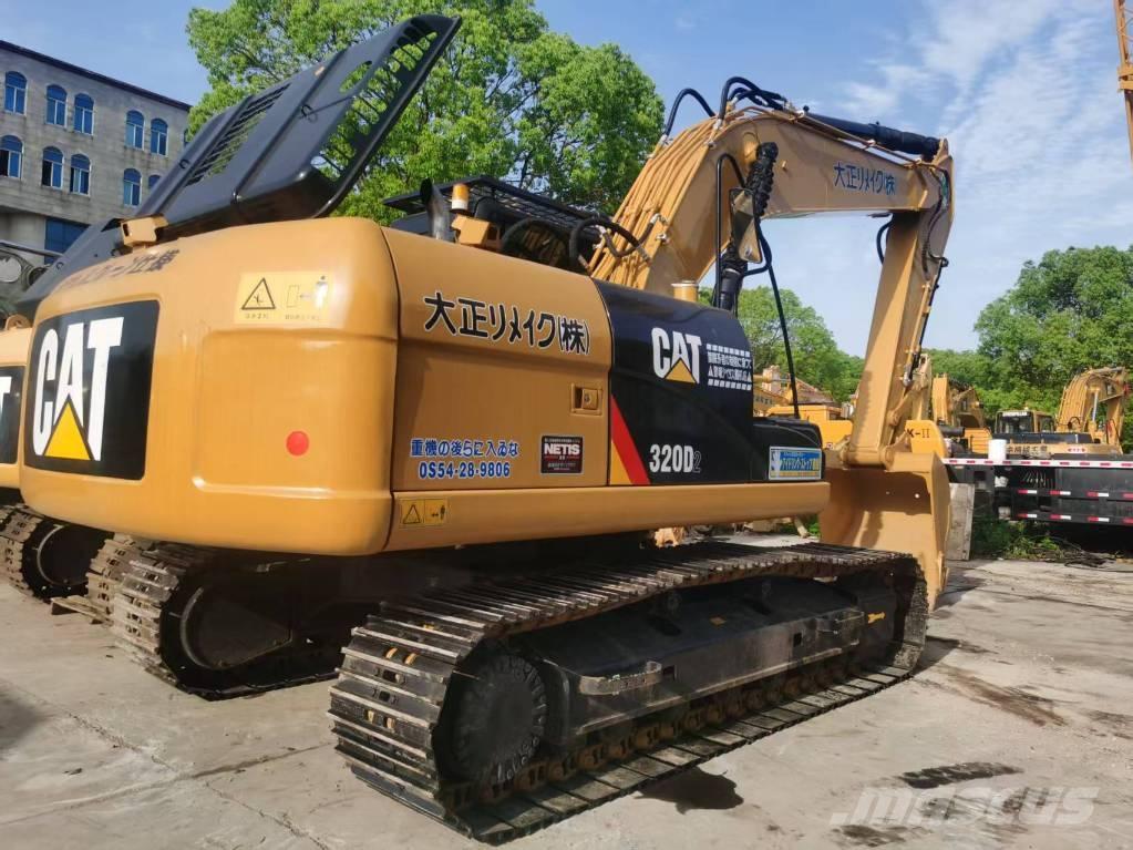 CAT 320d2 Pelle sur chenilles