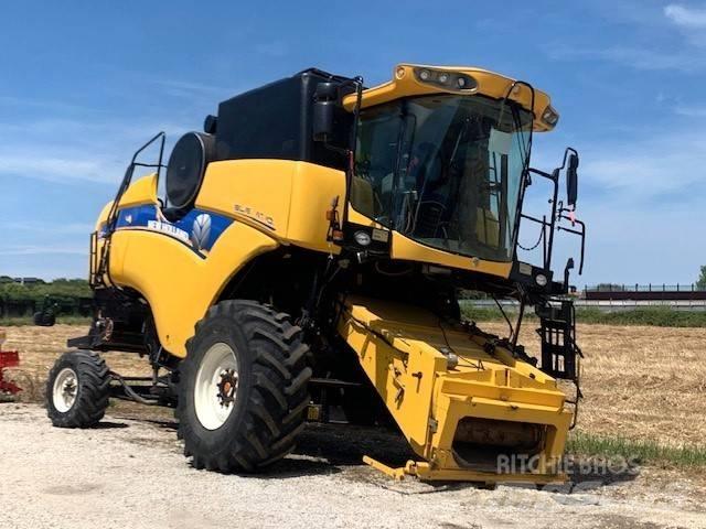 New Holland CX 5090 Moissonneuse batteuse