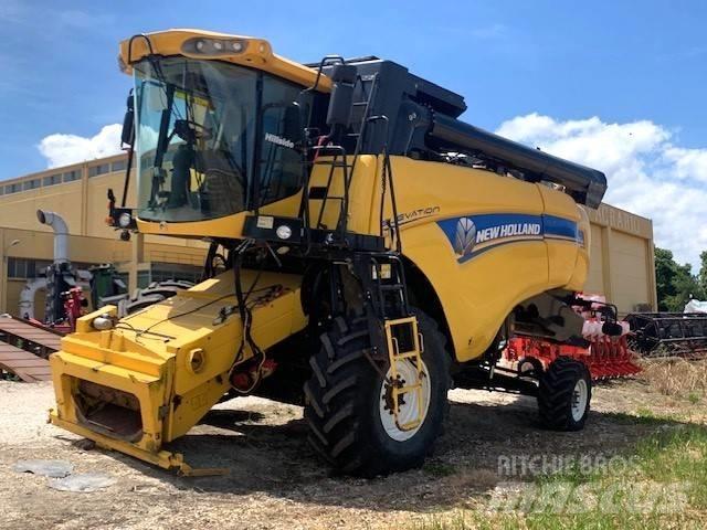 New Holland CX 5090 Moissonneuse batteuse