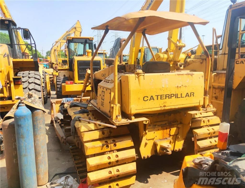 CAT D 4 E Bouteurs sur chenilles