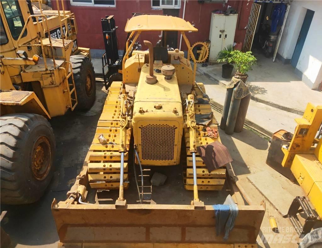 CAT D 4 E Bouteurs sur chenilles