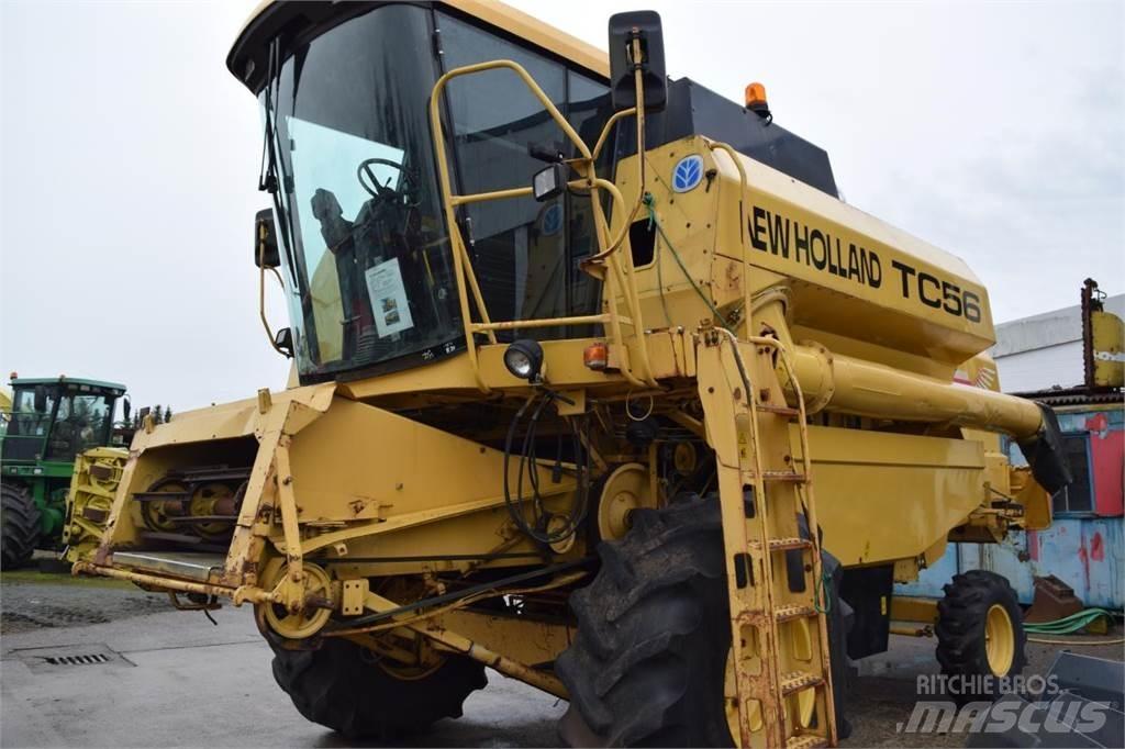 New Holland TC 56 Moissonneuse batteuse