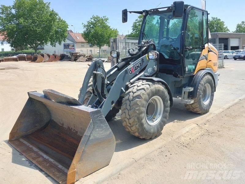 Giant G 5000 X-Tra Chargeuse compacte