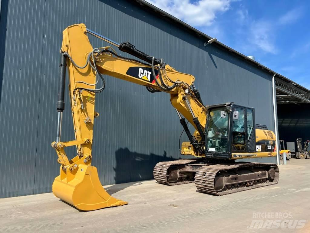 CAT 323D LN VA Pelle sur chenilles