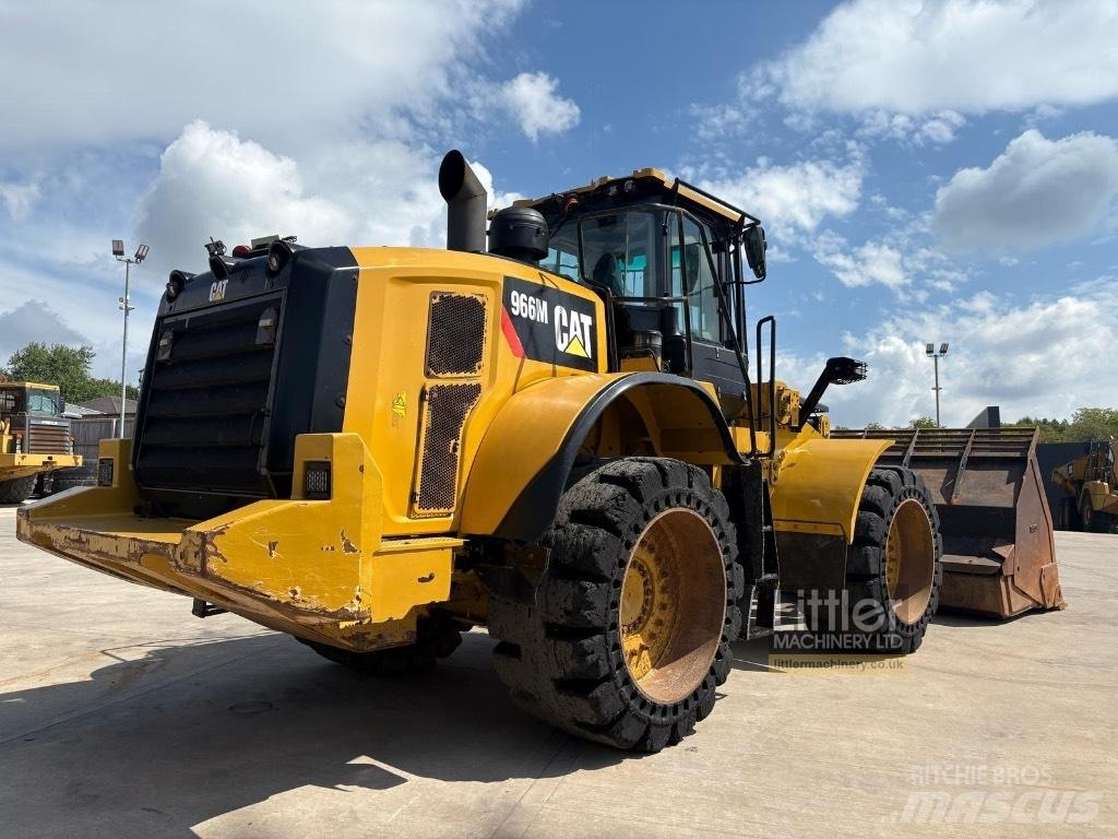 CAT 966 M Chargeuse sur pneus