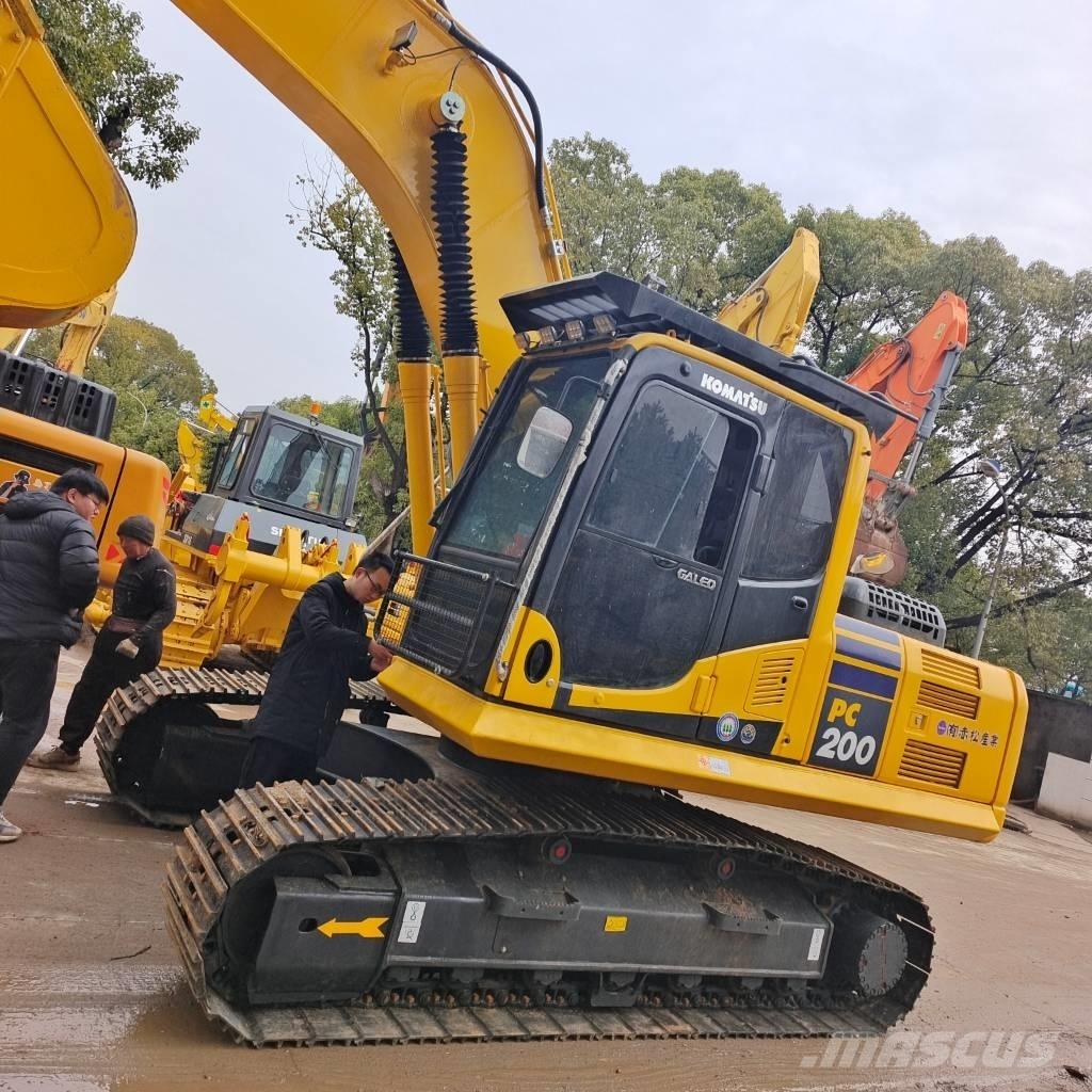 Komatsu PC 200 Pelle sur chenilles