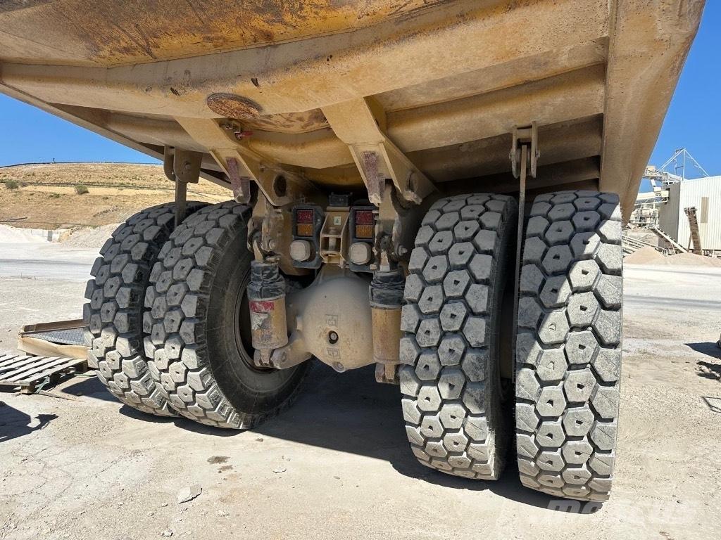 CAT 769D Tombereau rigide
