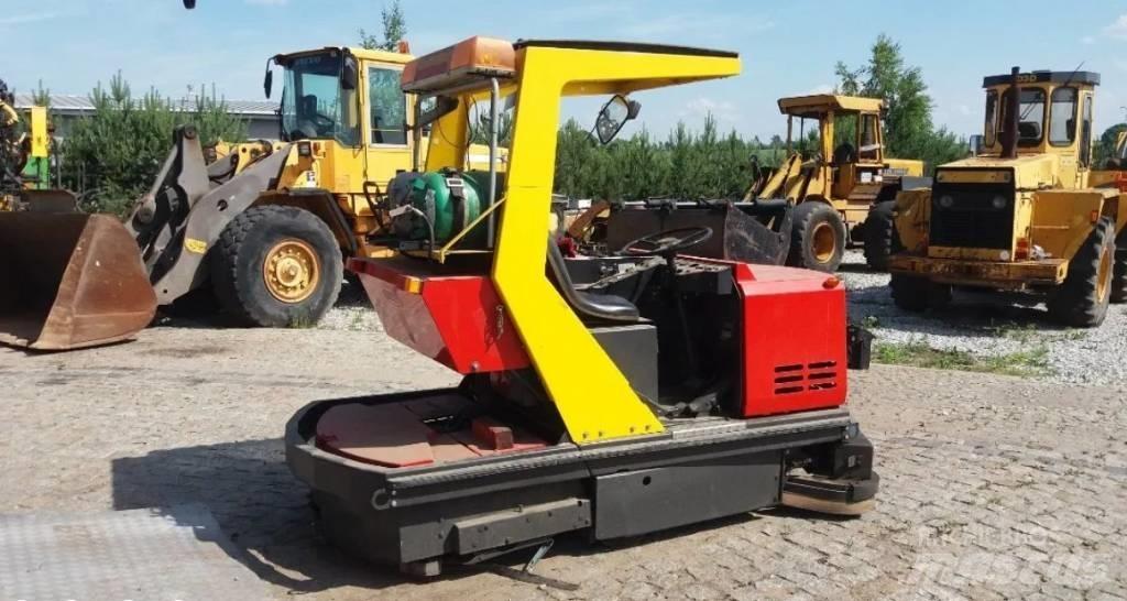 Tennant 528 Balayeuse / Autolaveuse