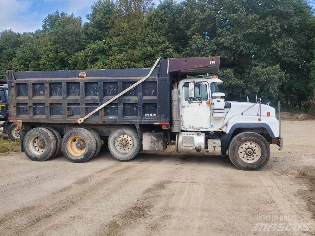 Mack RD 688 S Camion benne
