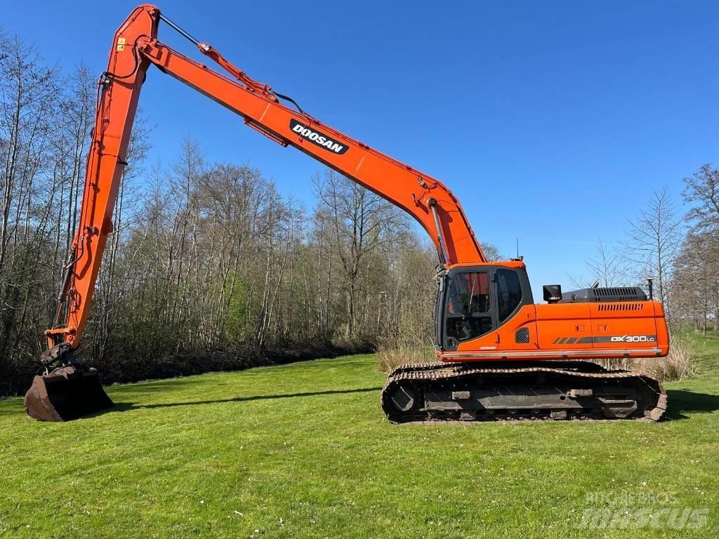 Doosan DX 300 Pelle sur chenilles