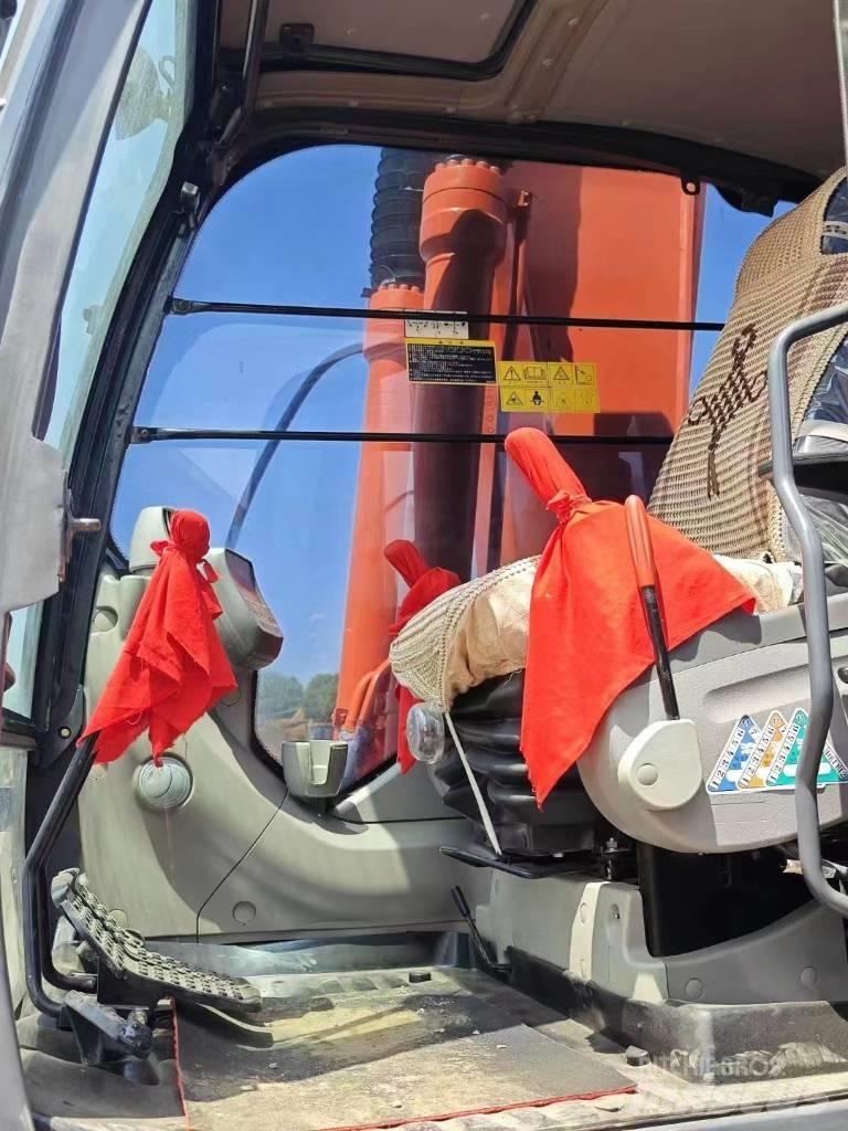 Hitachi ZX200 Pelle sur chenilles