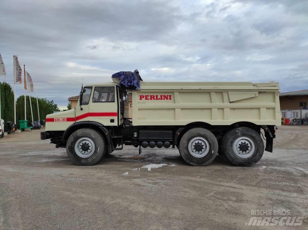 Perlini 131.33D2/C2 Autre camion