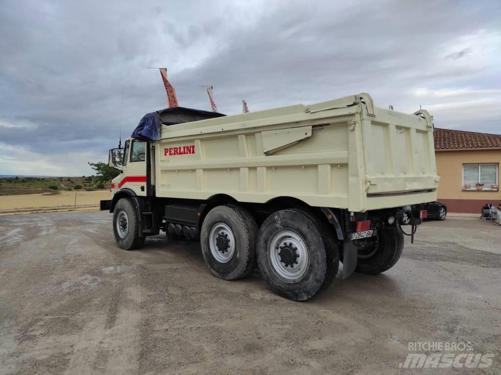Perlini 131.33D2/C2 Autre camion