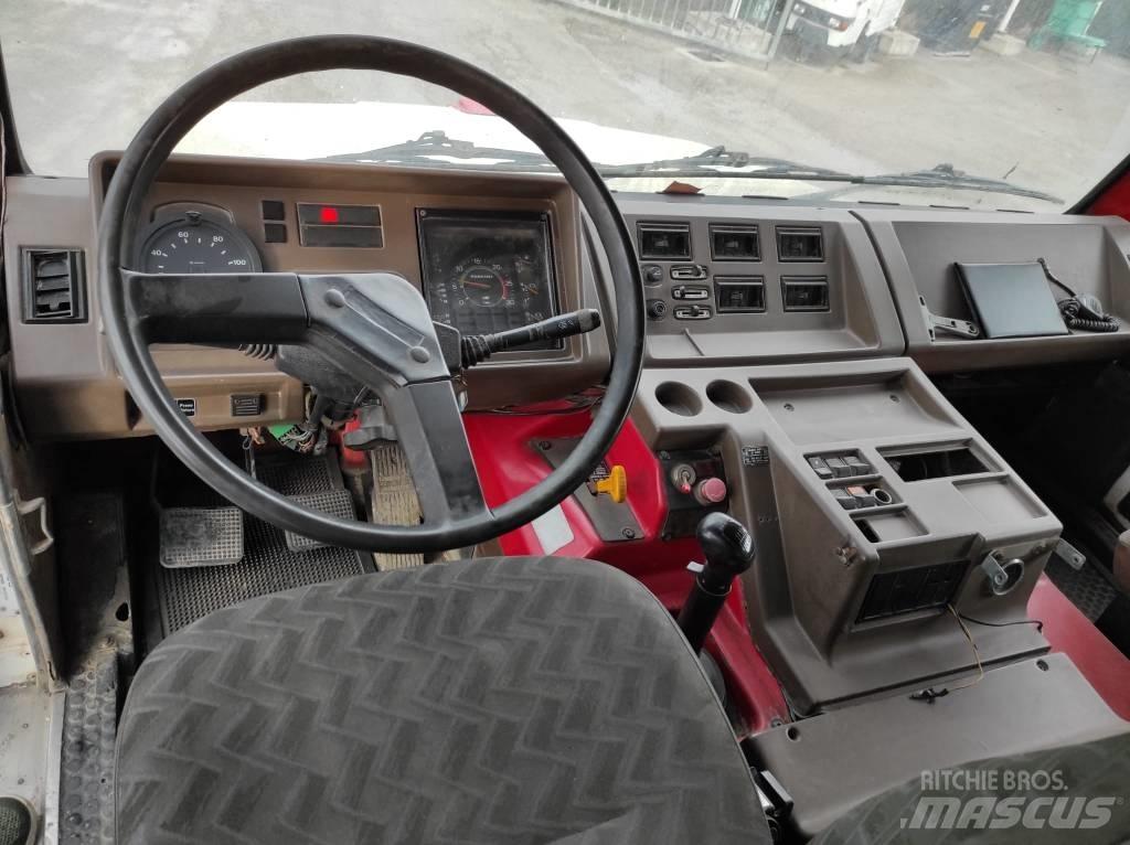 Perlini 131.33D2/C2 Autre camion