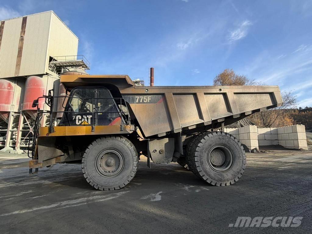 CAT 775 F Tombereau rigide