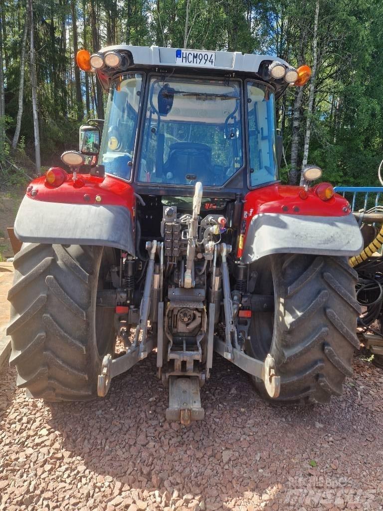 Massey Ferguson 5713 Tracteur