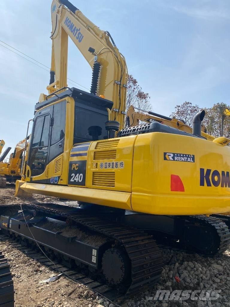 Komatsu 240LC-8 Pelle sur chenilles
