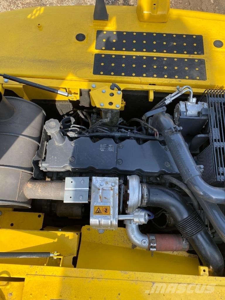 Komatsu 240LC-8 Pelle sur chenilles