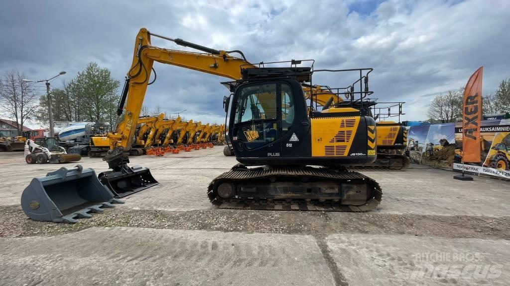 JCB JS 130 LC Pelle sur chenilles
