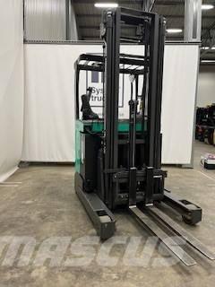 Mitsubishi RB16N3 Chariot à mât rétractable