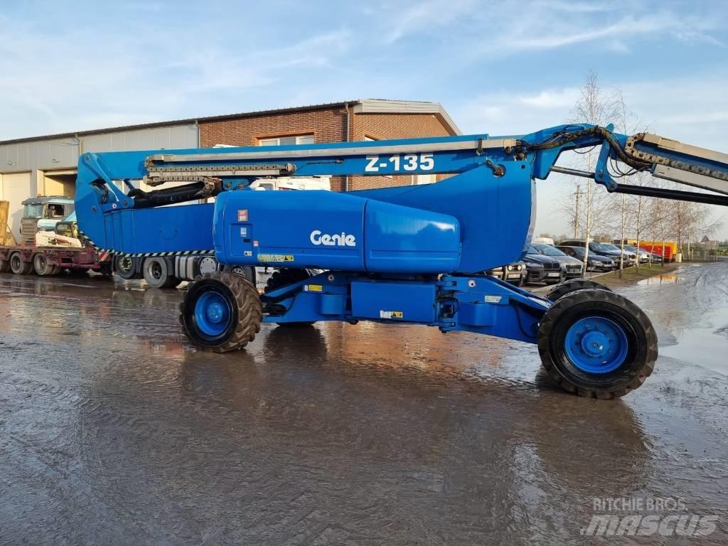 Genie Z 135 4x4 Nacelles articulées