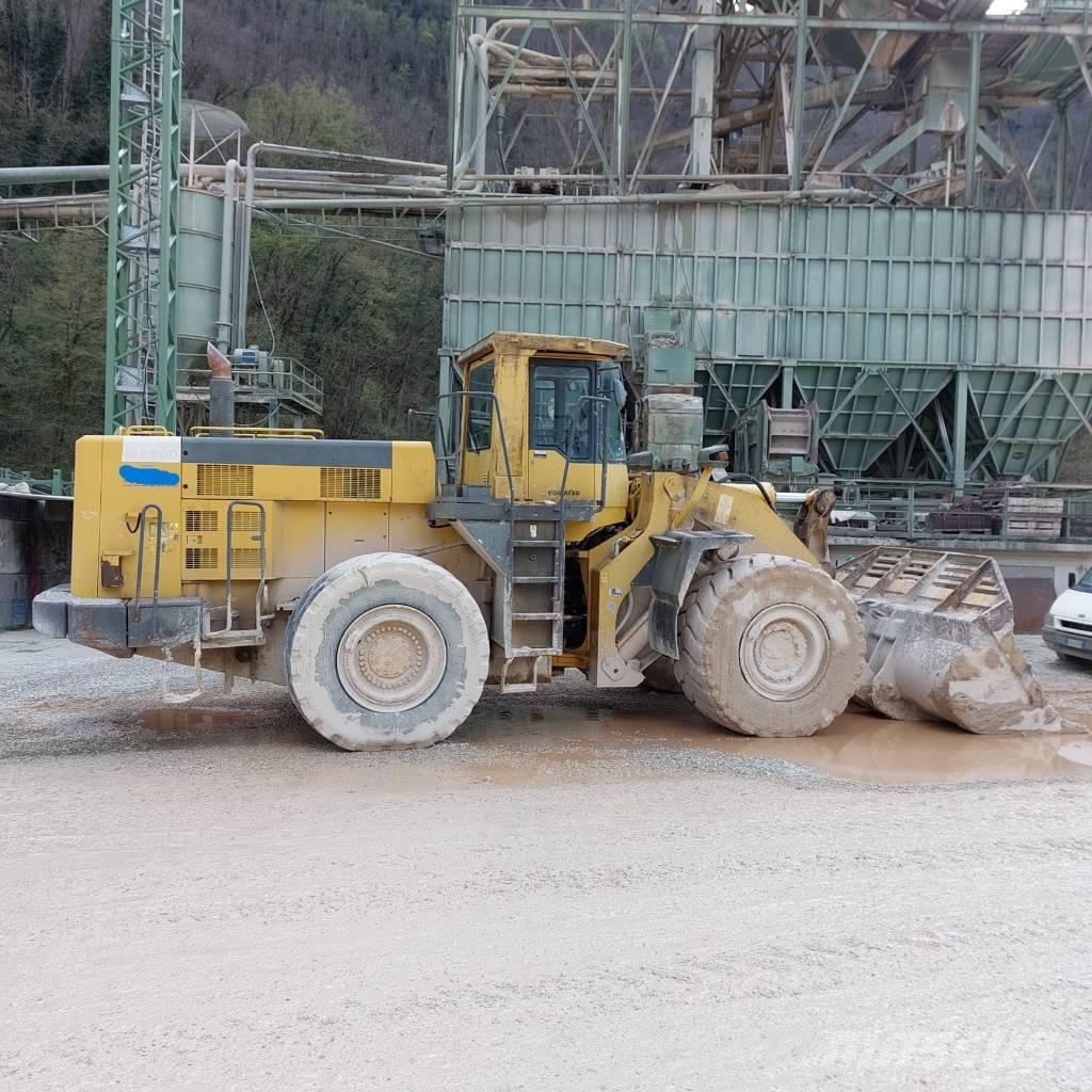Komatsu WA 600-3 Chargeuse sur pneus