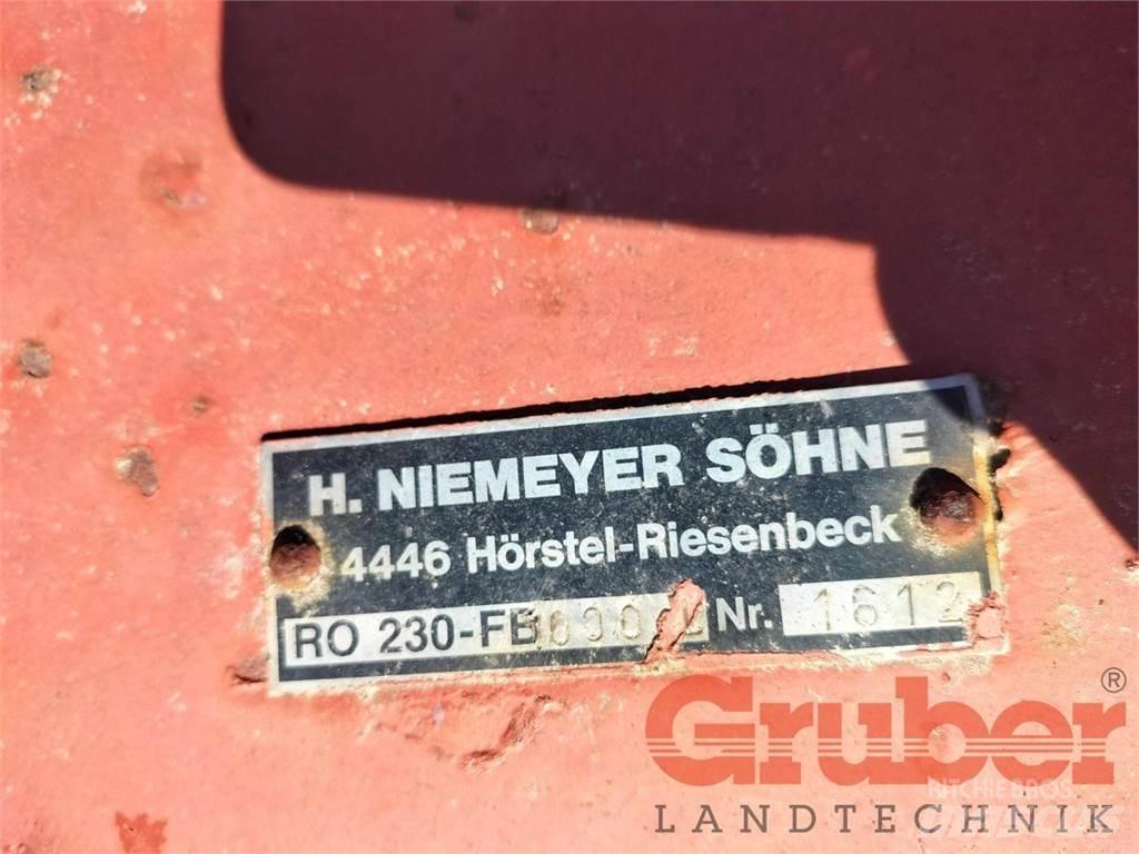Niemeyer RO 230 Faucheuse
