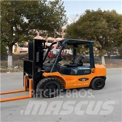 Toyota 7 FDN 30 Chariots diesel