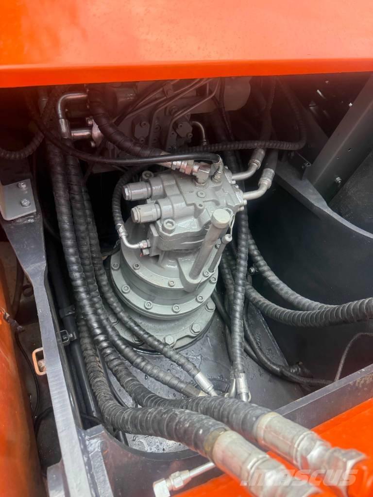 Hitachi ZX200 Pelle sur chenilles