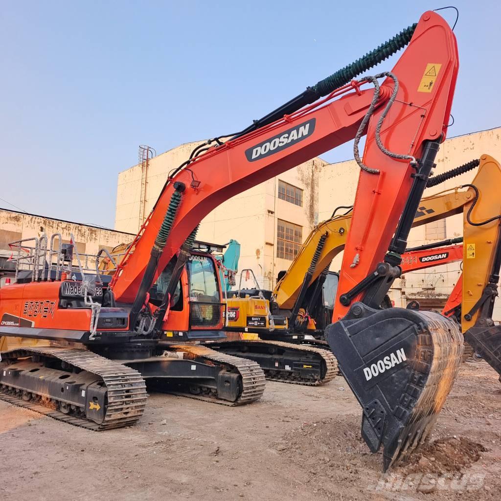 Doosan DX225LC-9C Pelle sur chenilles
