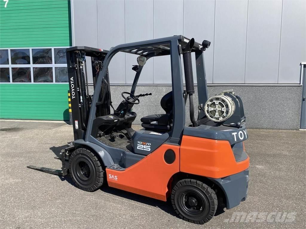 Toyota 02-8FGF25 Chariots GPL