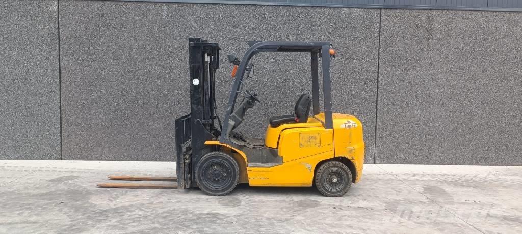 TCM FD25T3 Chariots diesel