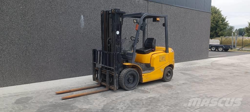 TCM FD25T3 Chariots diesel