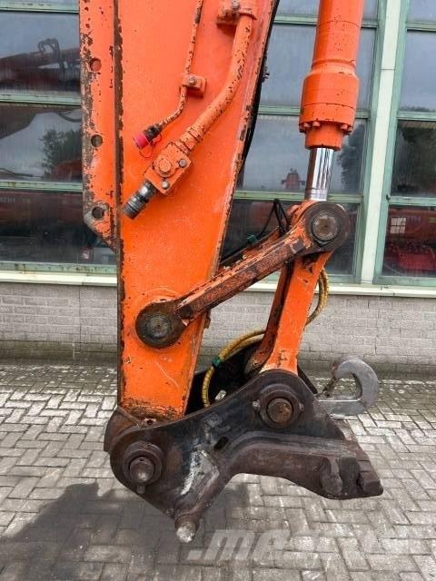 Hitachi ZX 210 LC-3 Pelle sur chenilles