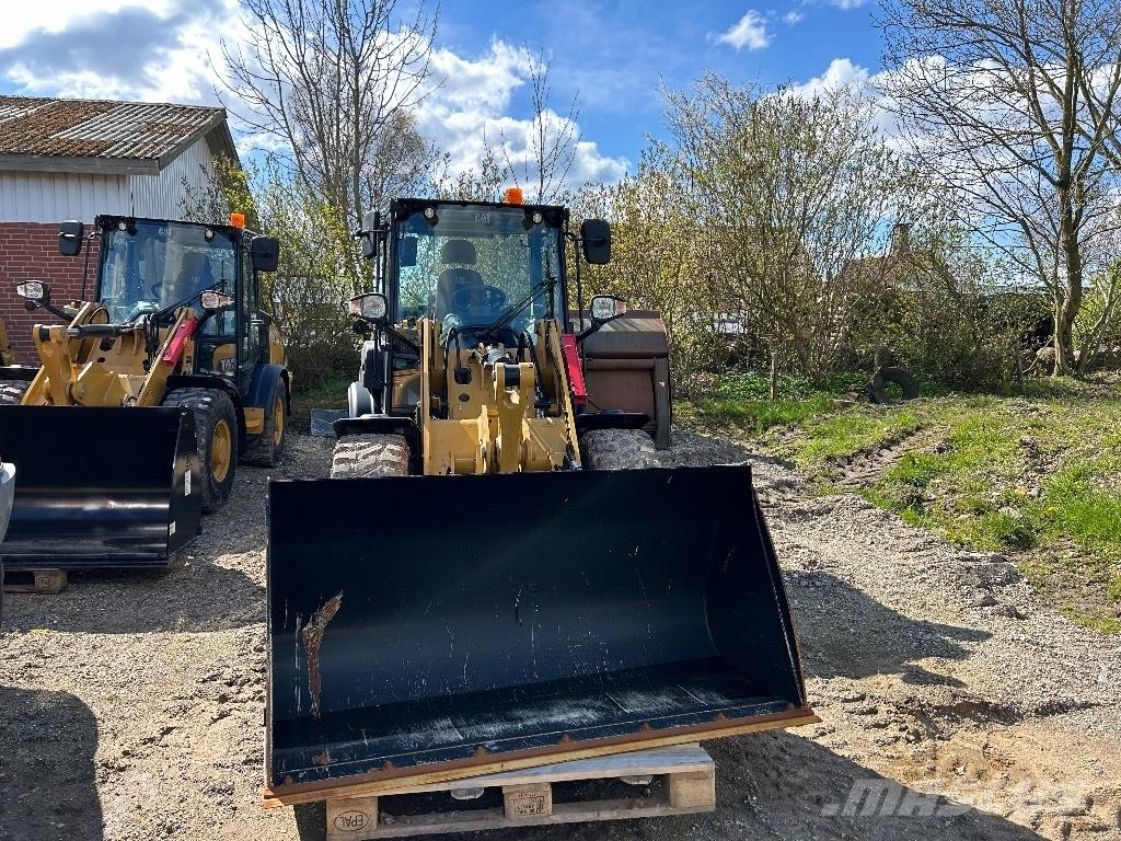 CAT 906 Chargeuse sur pneus