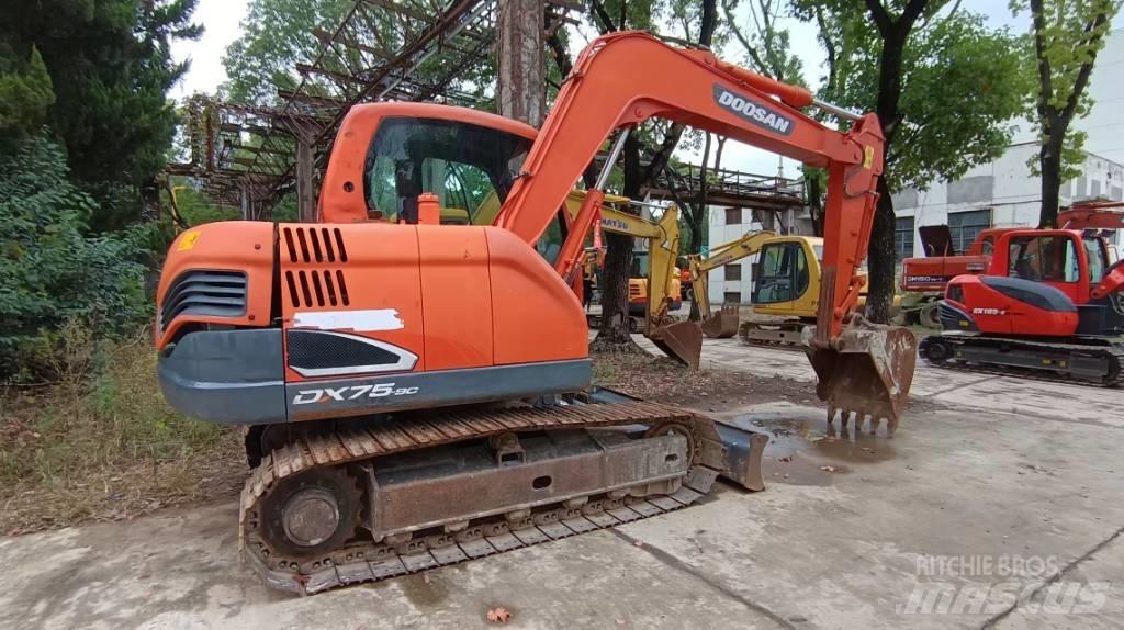 Doosan DX 75-9 C Pelle sur chenilles
