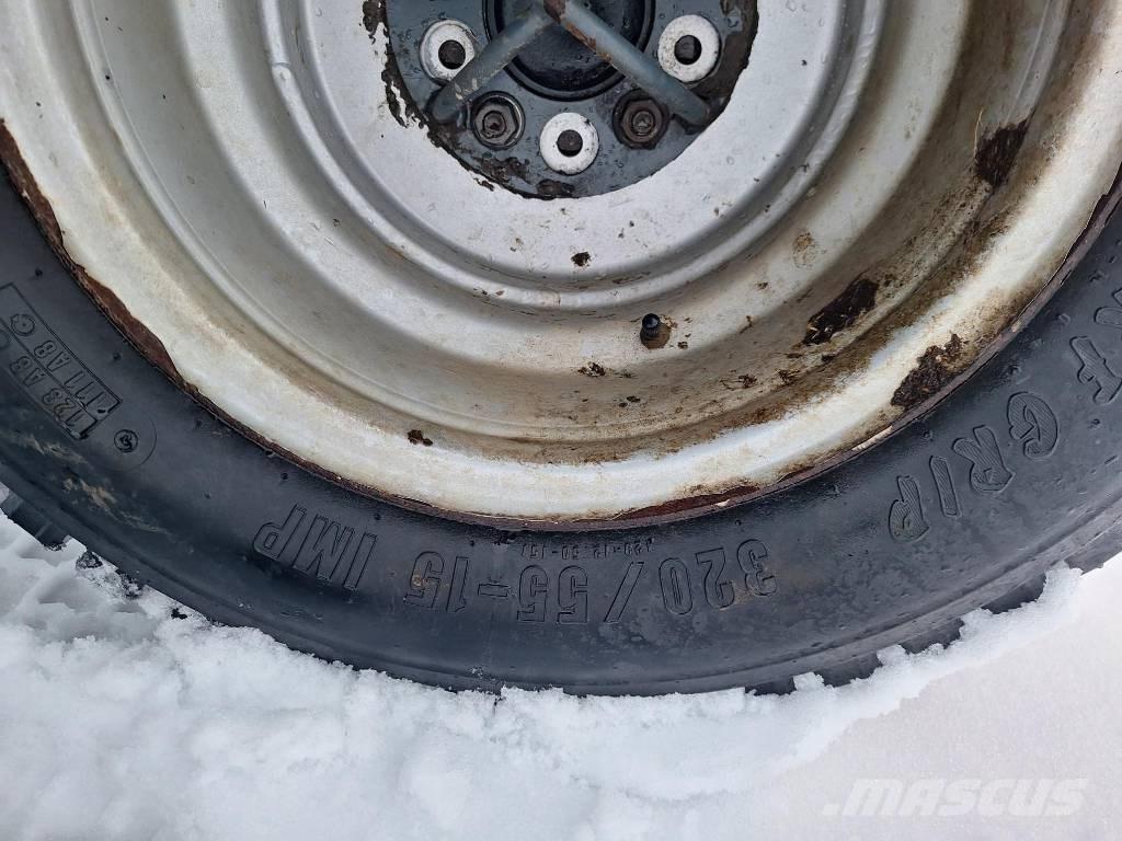 Avant 745 Chargeuse multifonction