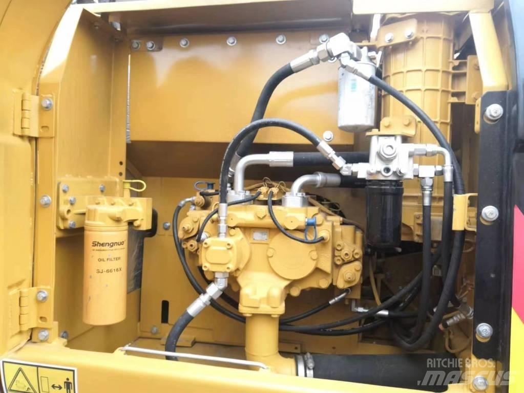 CAT 320 D L Pelle sur chenilles
