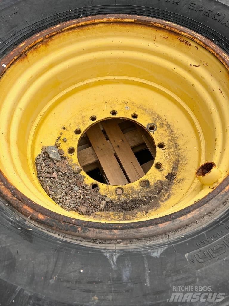 Nokian 700/70-34 Pneus, roues et jantes