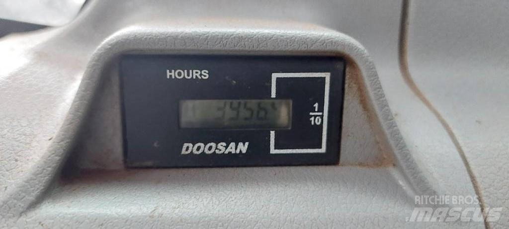 Doosan DX225LC-5 Pelle sur chenilles