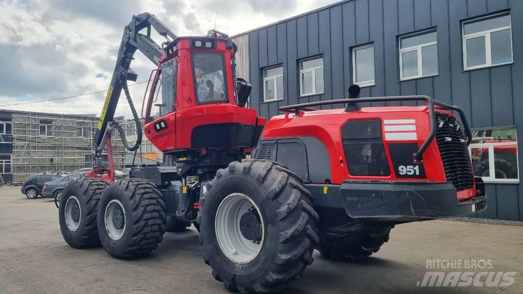 Komatsu 951 Abatteuse