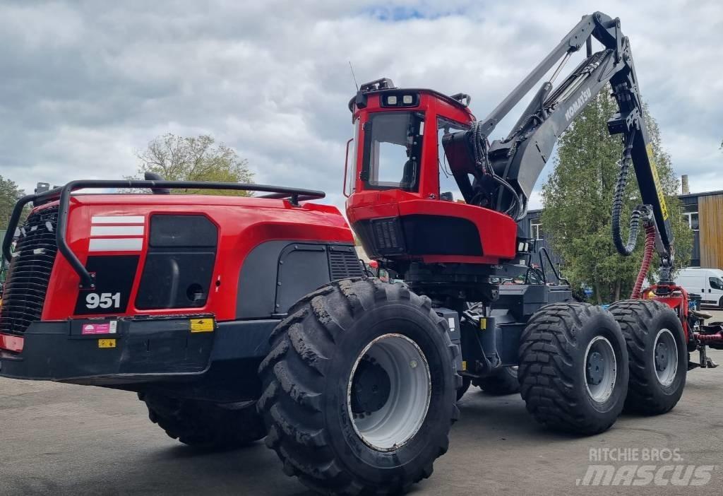 Komatsu 951 Abatteuse