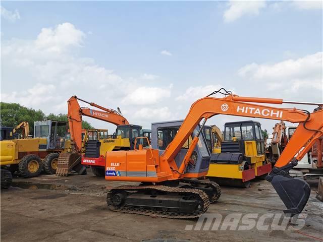 Hitachi EX60 Pelle sur chenilles