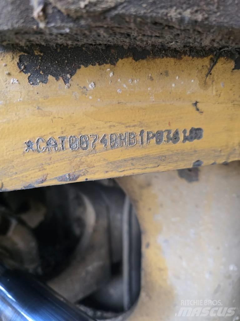 CAT 740 Tombereau articulé