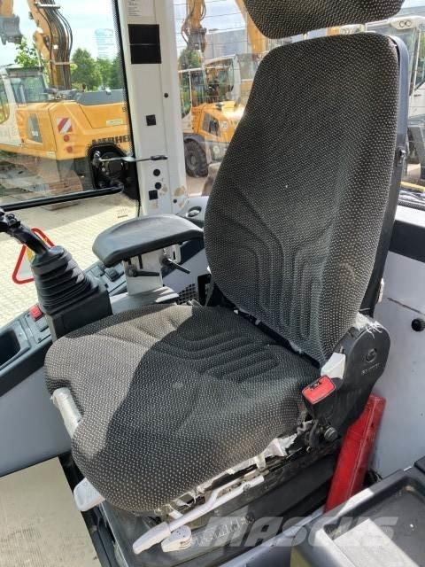 Liebherr L 518 Chargeuse sur pneus